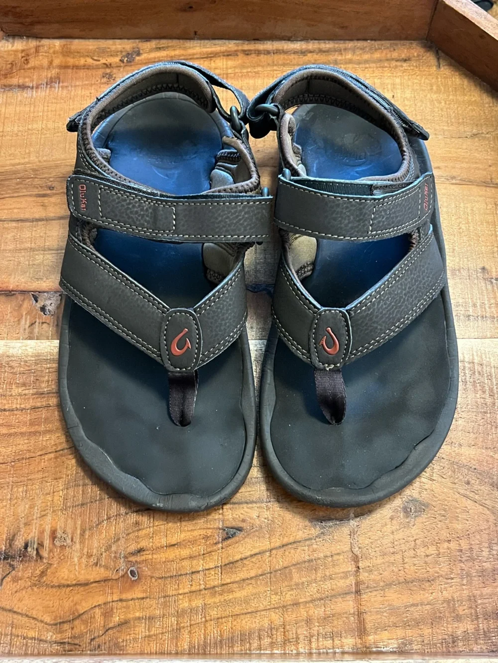 OluKai Ohana Sandals Mens Size 7 Brown Leather  Flip Flop